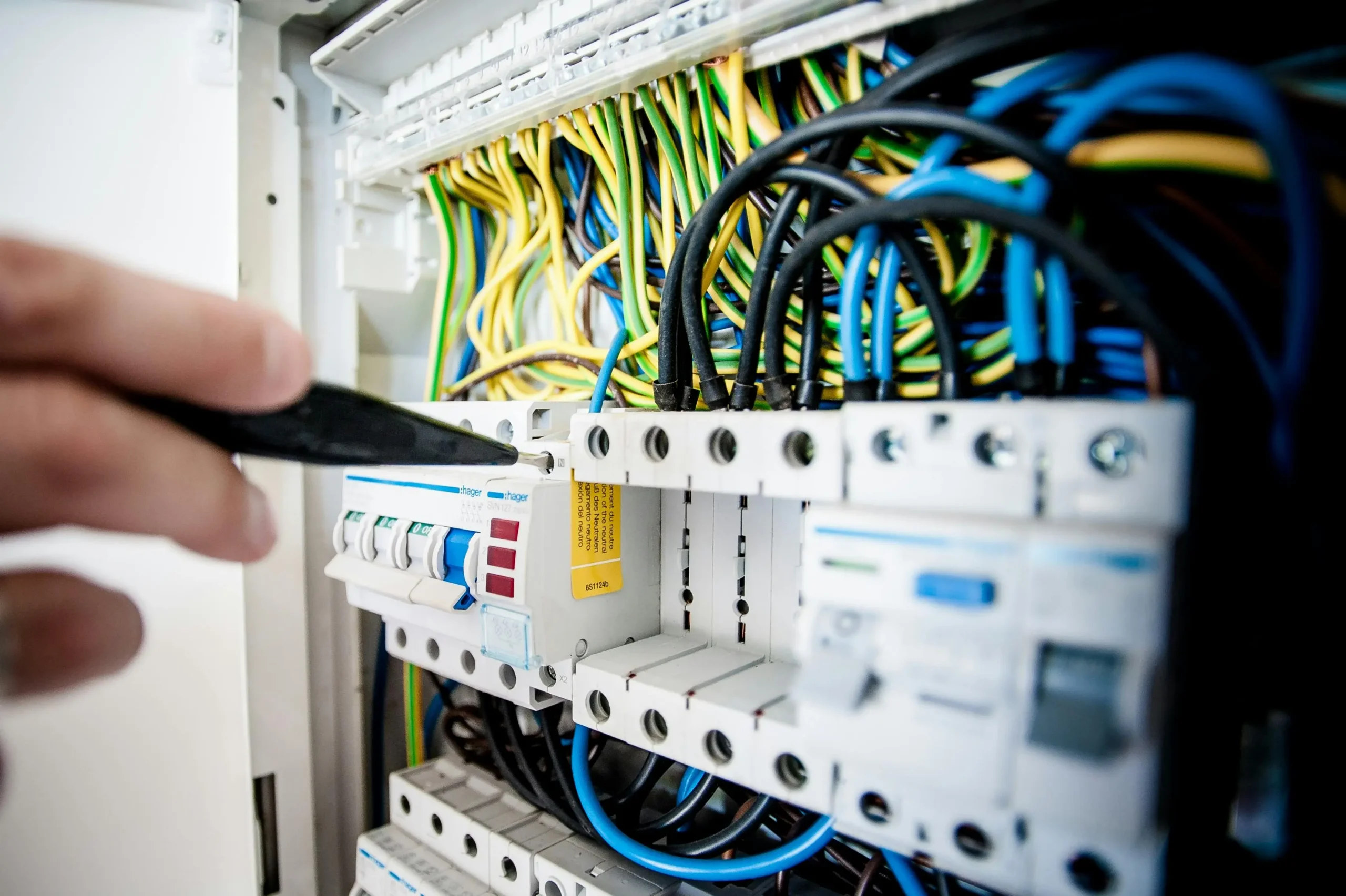 Électriciens certifiés et électricité générale sur Charleville-Mézières Tel&Com